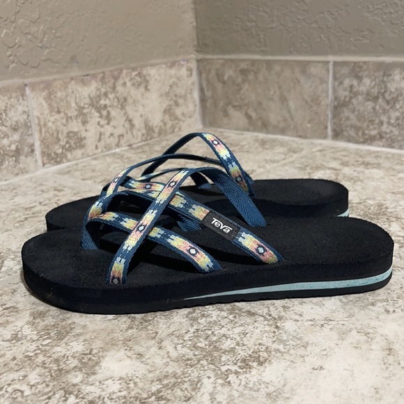 Teva Women's Olowahu Sandal - Picture 2 of 7